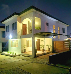 Beautiful 3 bedroom Townhouse in Accra just 15minutes from the Airport